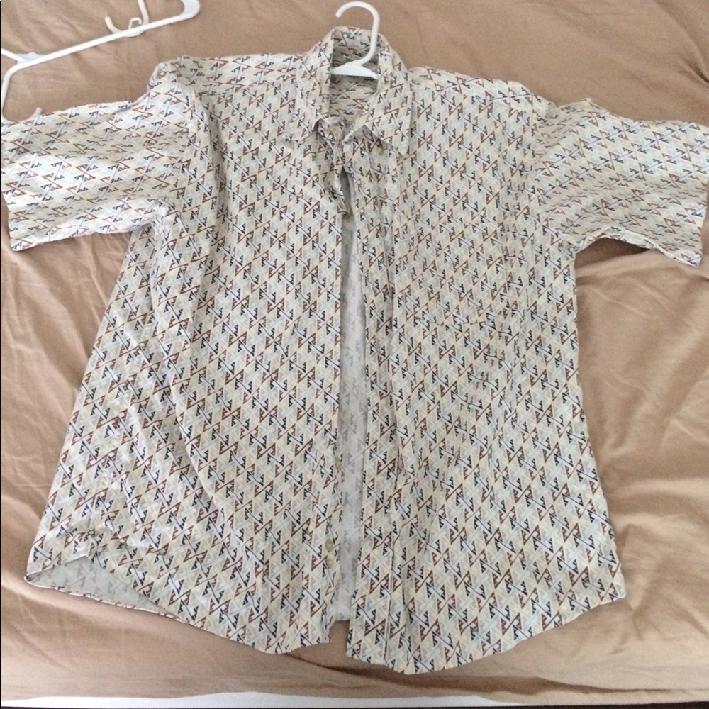 Men’s Natural Issue button up sz L